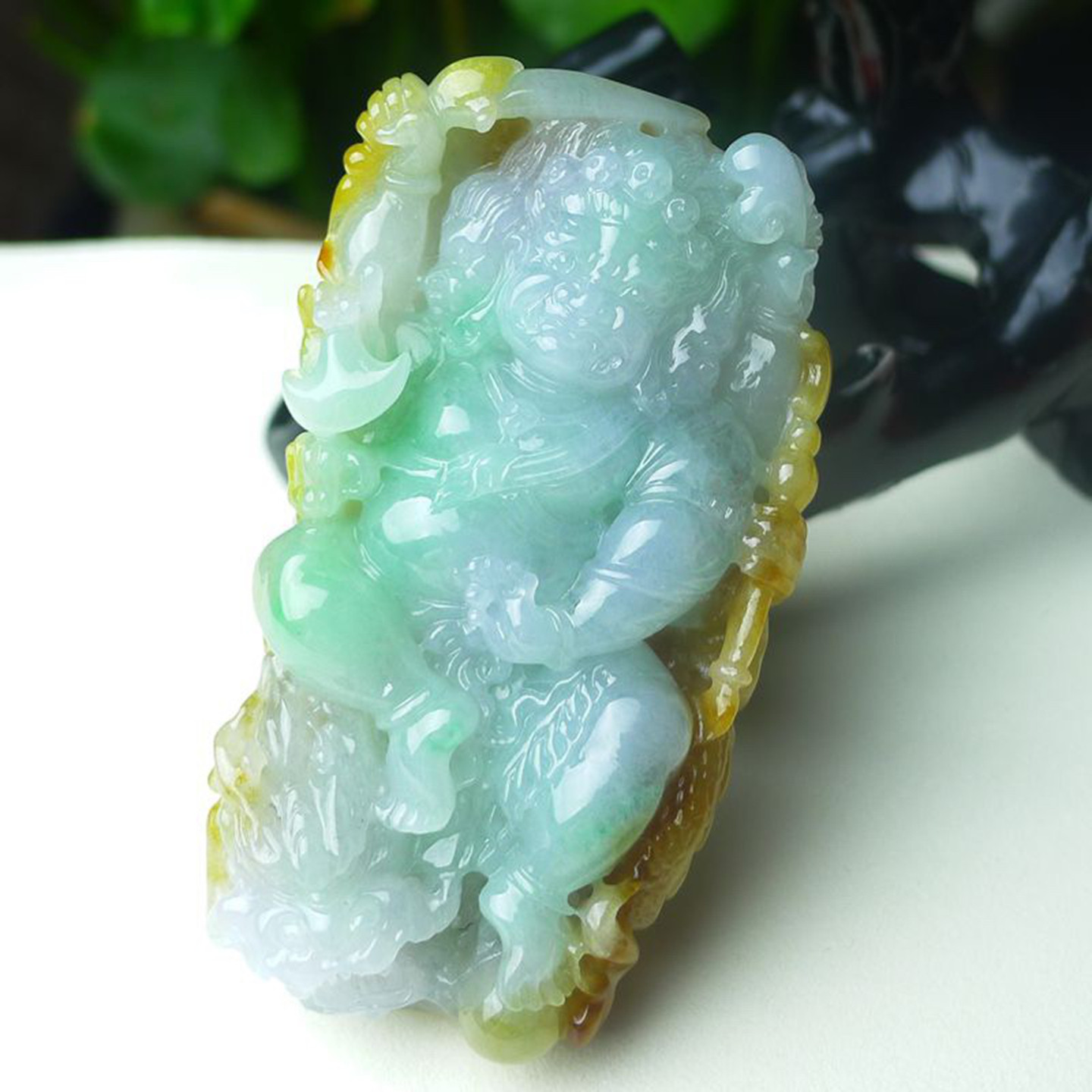缅甸天然A货玉石翡翠 老坑冰种手工精雕三彩黄加绿不动明王吊坠