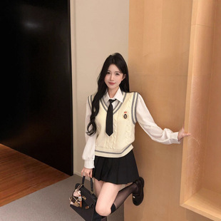 小个子学院风jk制服刺绣马甲背心叠穿白衬衫 百褶短裙秋冬三件套女
