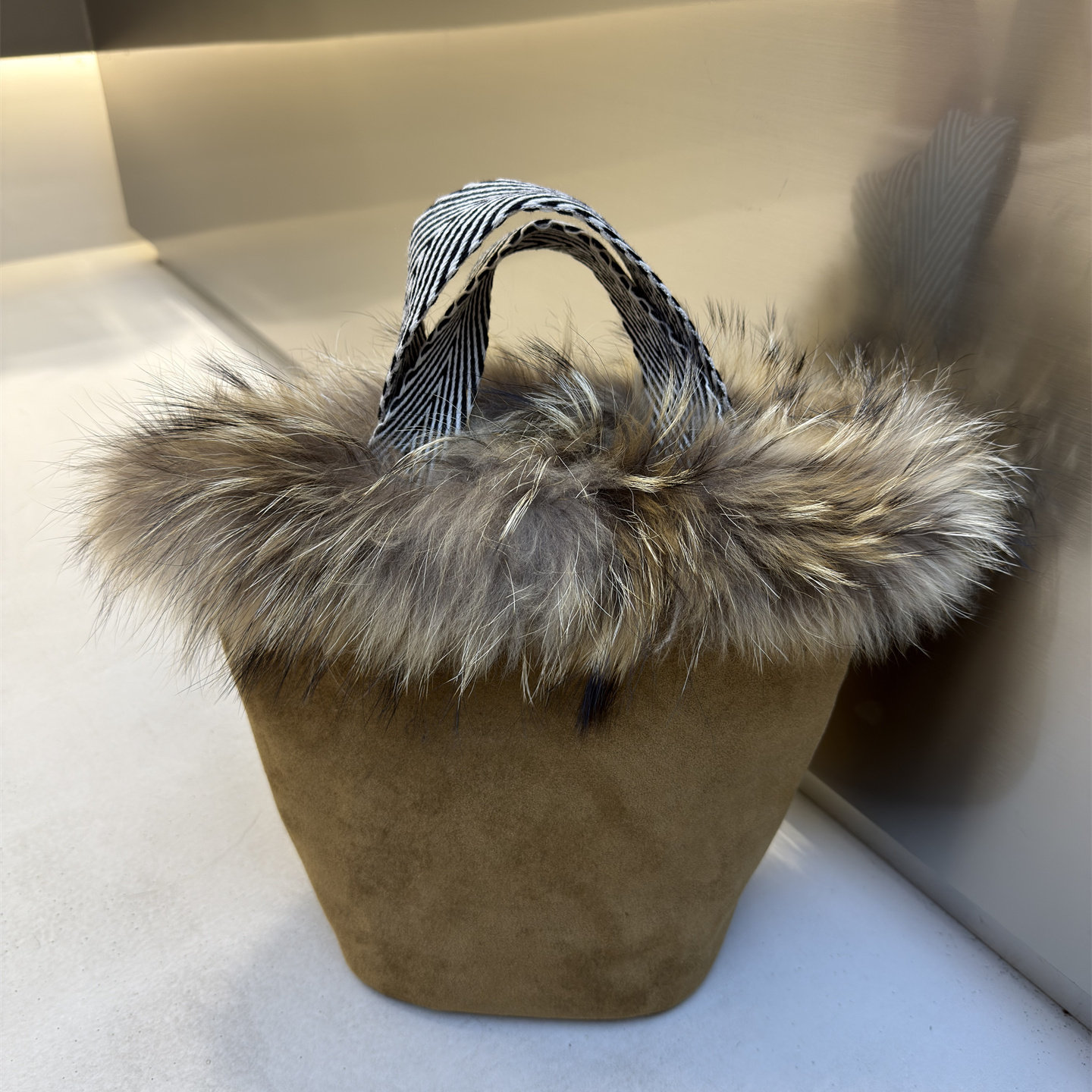 貉子毛真皮草毛毛水桶包女冬复古单肩包毛茸茸大容量腋下包高级感,箱包皮具/热销女包/男包,水桶包,淘宝优惠券,粉丝福利购,淘宝优惠卷