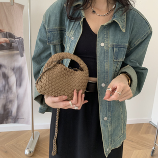 in新款韩国进口缎面布艺纯手工编织精致小巧菜篮子精致链条包