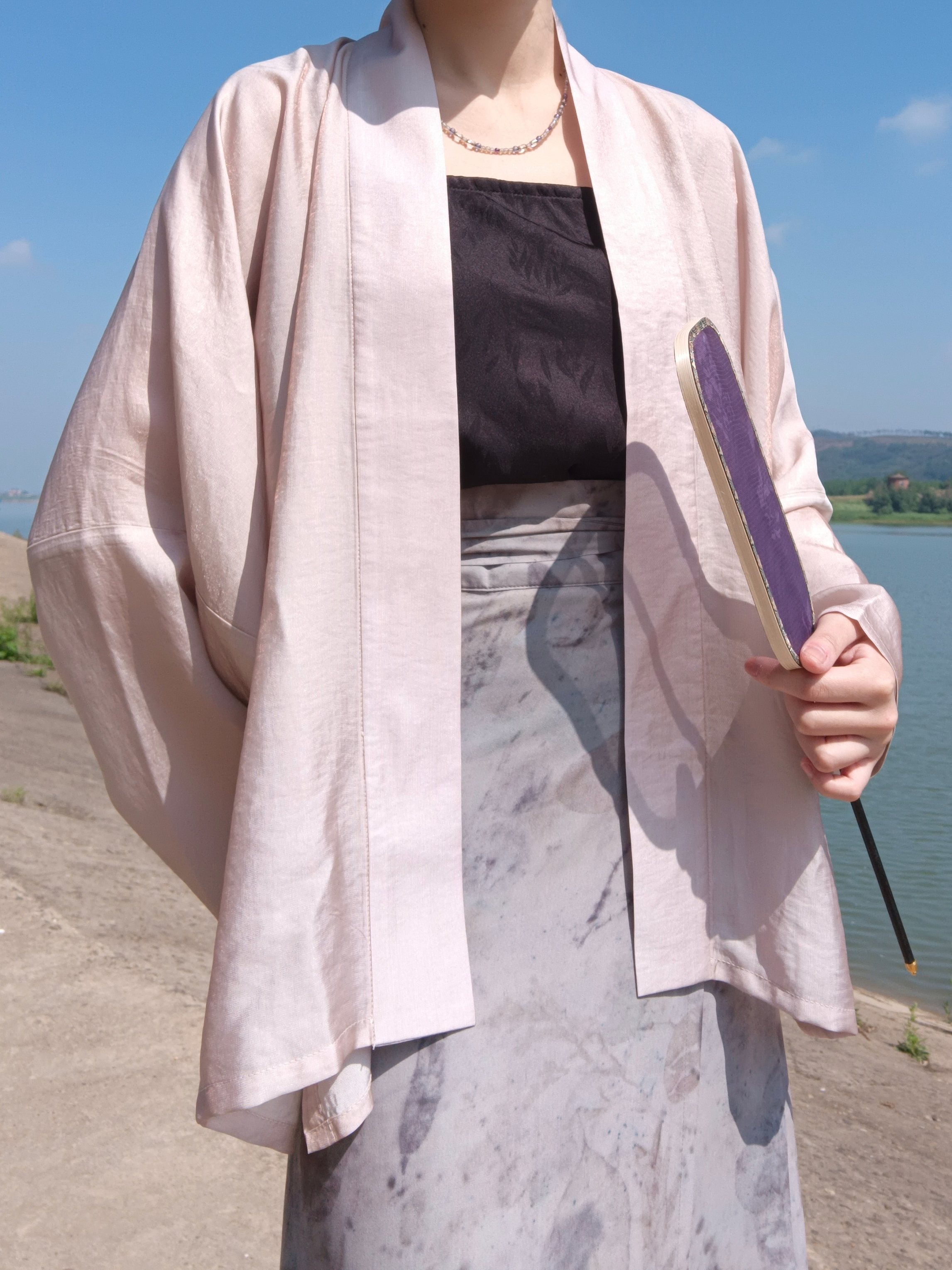 SHANG SHANG ZHE HUA QINGYE의 원래 2색 송나라 스트레이트 칼라 더블 브레스트 아세테이트 비행기 소매 짧은 셔츠 데일리 HANFU 봄과 가을