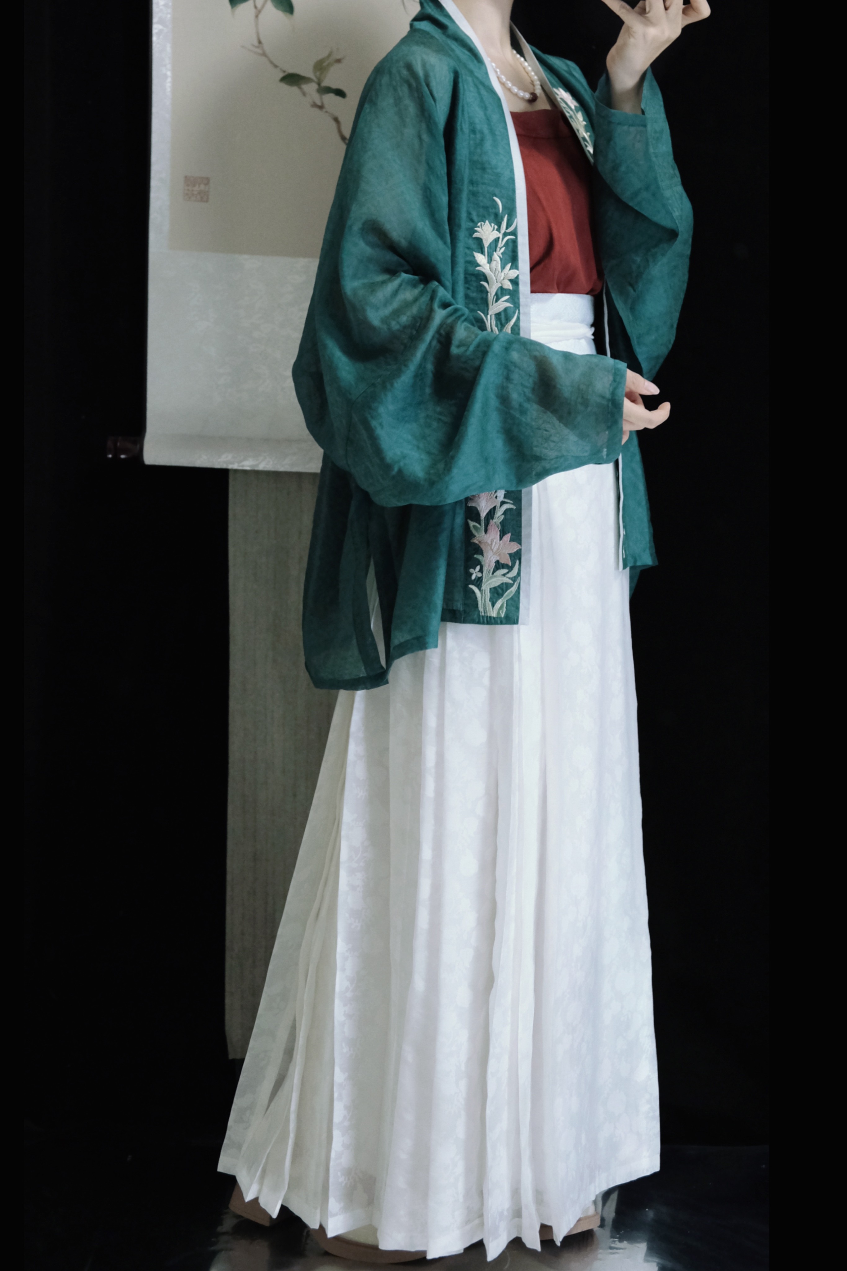 SHANG SHANG ZHE HUAHE 원래 자수 꽃 송나라 스트레이트 칼라 더블 옆을 터놓은 부분 텐셀 자카드 비행기 소매 짧은 셔츠 매일 HANFU