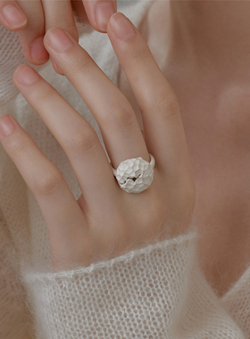 梵灵烧白纯银锤纹星痕岩石戒指