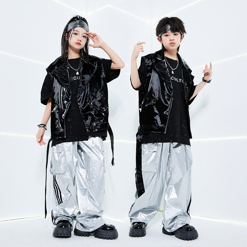 街舞儿童潮服演出服男童套装hiphop童装定制女架子鼓爵士皮衣马甲