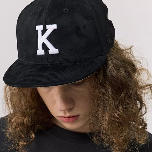 KITH麂皮绒大标Logo平檐帽