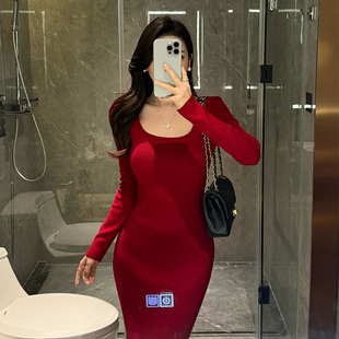 【弗洛伦萨】修身U领针织连衣裙竖坑条弹力显瘦氛围感收腰打底裙