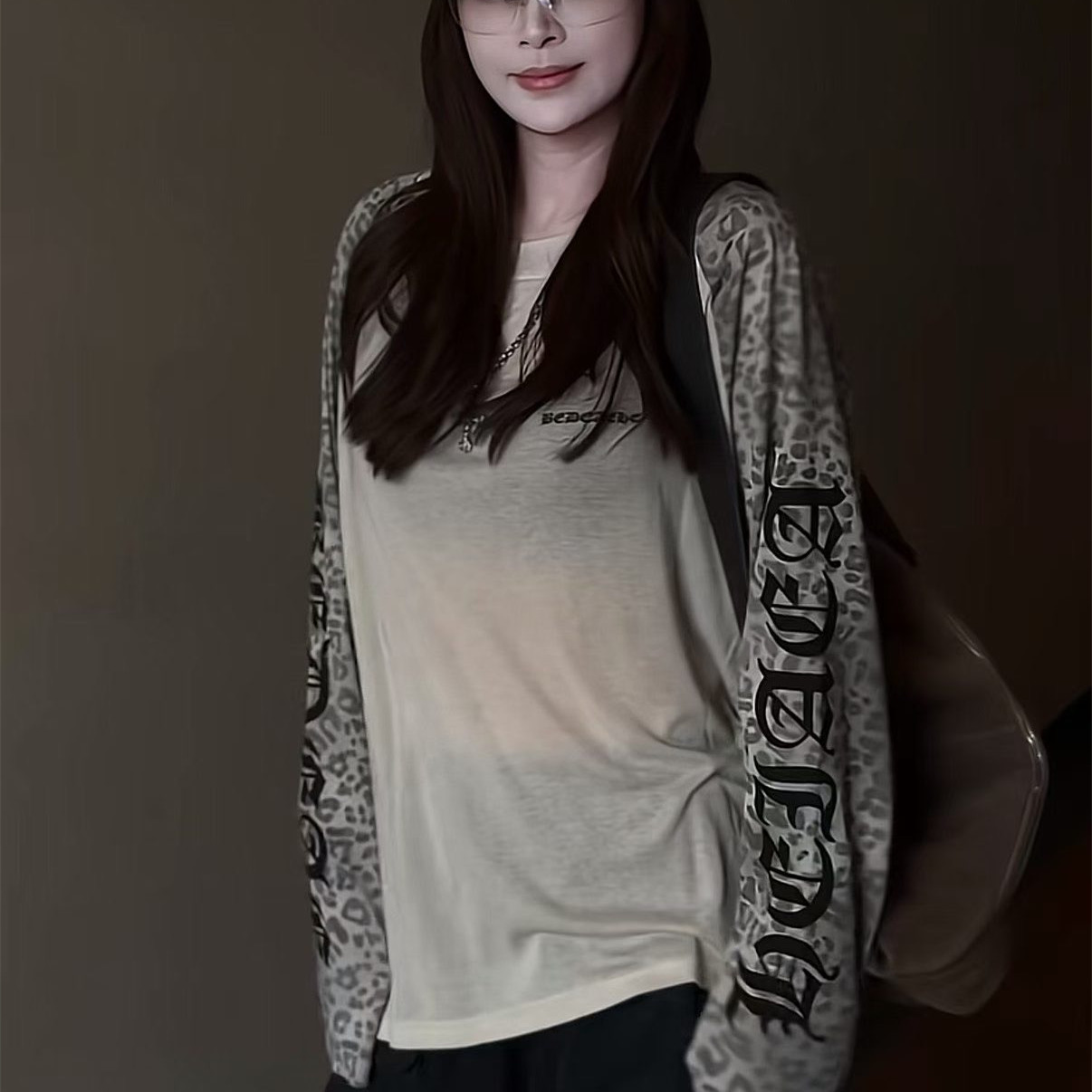 夏季新款梵文字母豹纹防晒长袖t恤女宽松中长款休闲薄款罩衫上衣