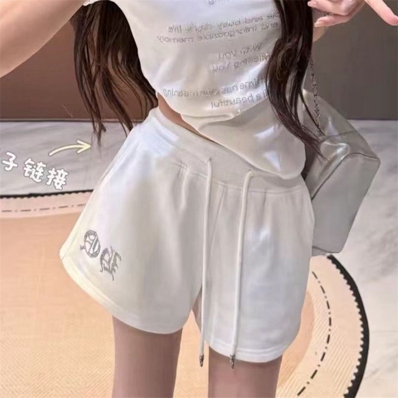 夏季新款韩版小众梵文重工烫钻短裤女闪闪设计感辣妹百搭洋气热裤图片