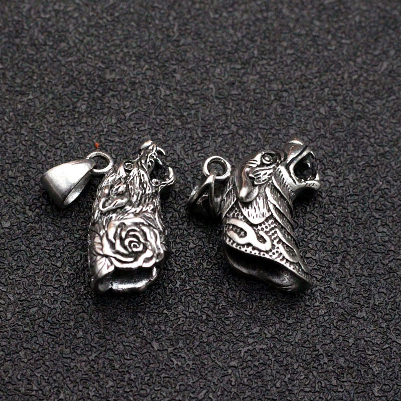 新款复古狼牙包银套吊坠 合金藏银饿狼狼头牙套镶嵌藏獒牙齿吊坠