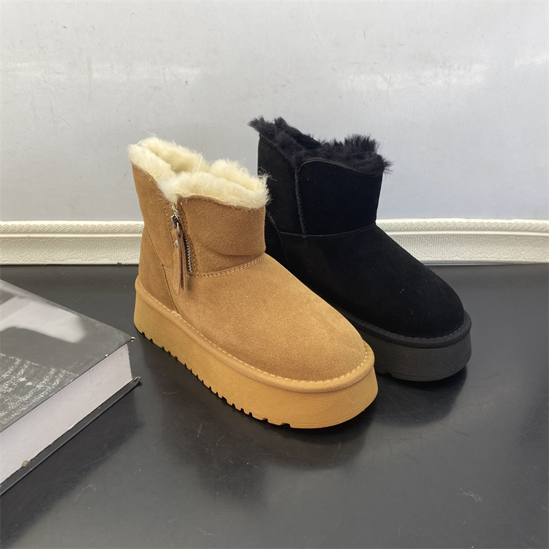 2025年冬季新款真皮女鞋工厂货圆头厚底套脚加厚保暖短筒女雪地靴