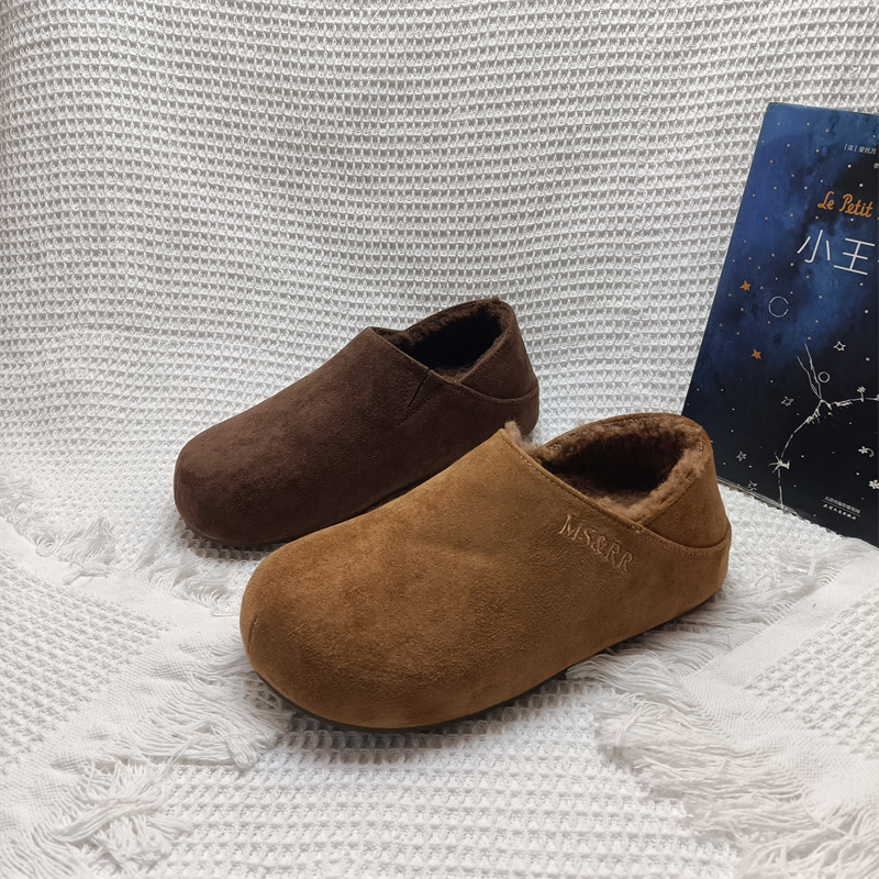 2025年冬季新款真皮女鞋工厂清货圆头平底休闲套脚时尚女勃肯鞋