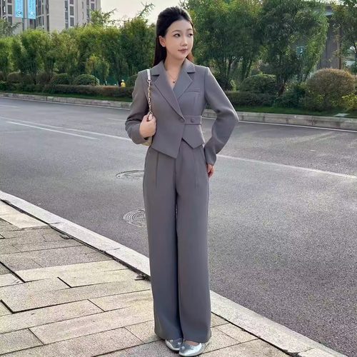 小个子时尚套装上衣宽松阔腿裤