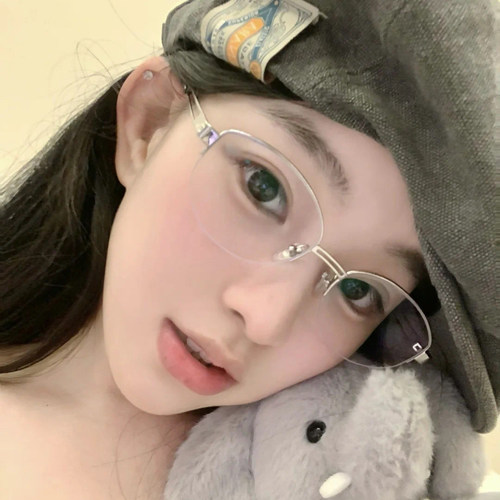 中清冷金丝椭圆半框眼镜