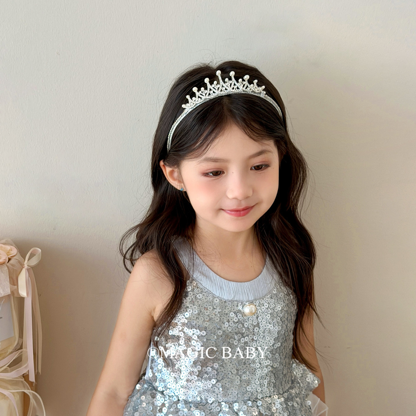 儿童珍珠皇冠发箍女童生日表演头饰公主王冠发饰小女孩蝴蝶结发夹图片