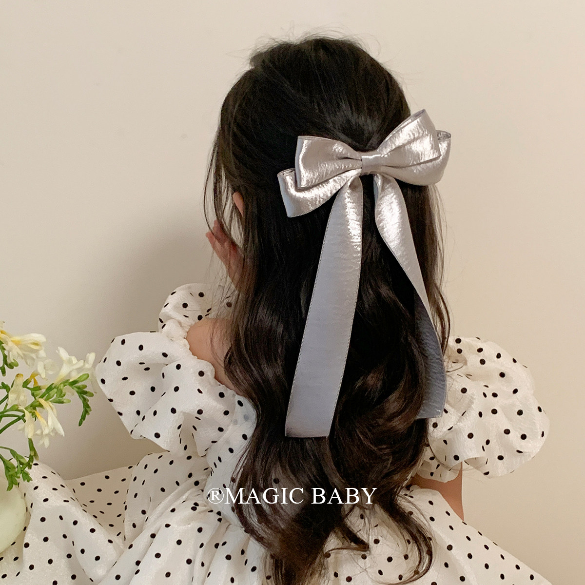银色缎面双层飘带蝴蝶结发夹儿童女后脑勺发饰半扎发弹簧夹发卡