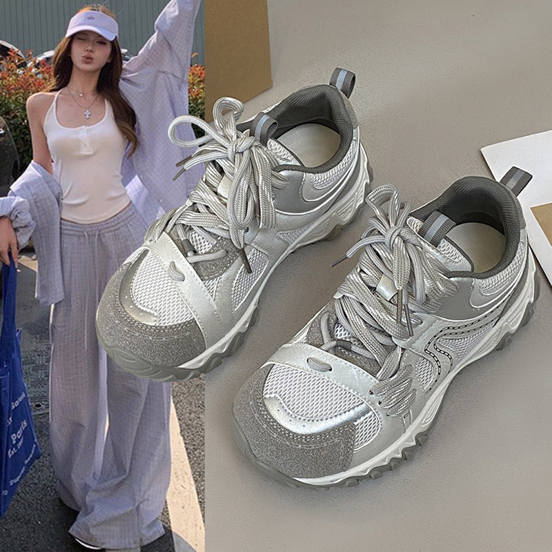 丑萌显脚小厚底运动鞋女款2026新款秋季超火爆款老爹鞋休闲阿甘鞋