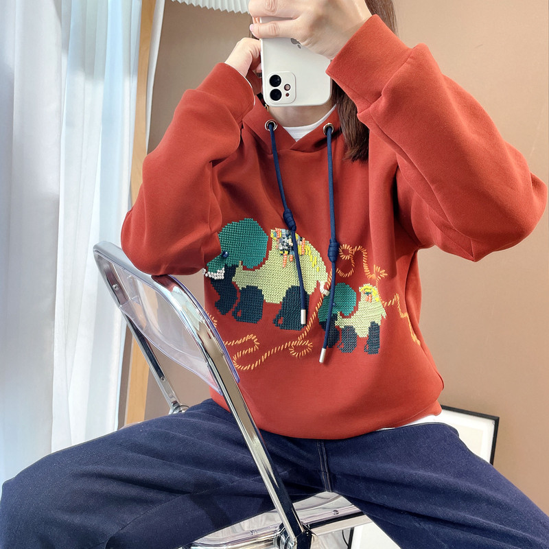 榕之树镶钻钉珠编织撞色小象图案连帽套头高级感秋冬新款别致卫衣