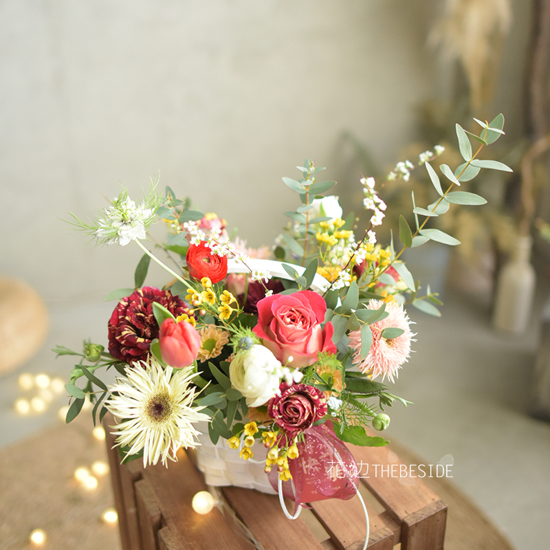 花边THEBESIDE《春日可期》手提花篮 北京年会桌花新年礼物年宵花