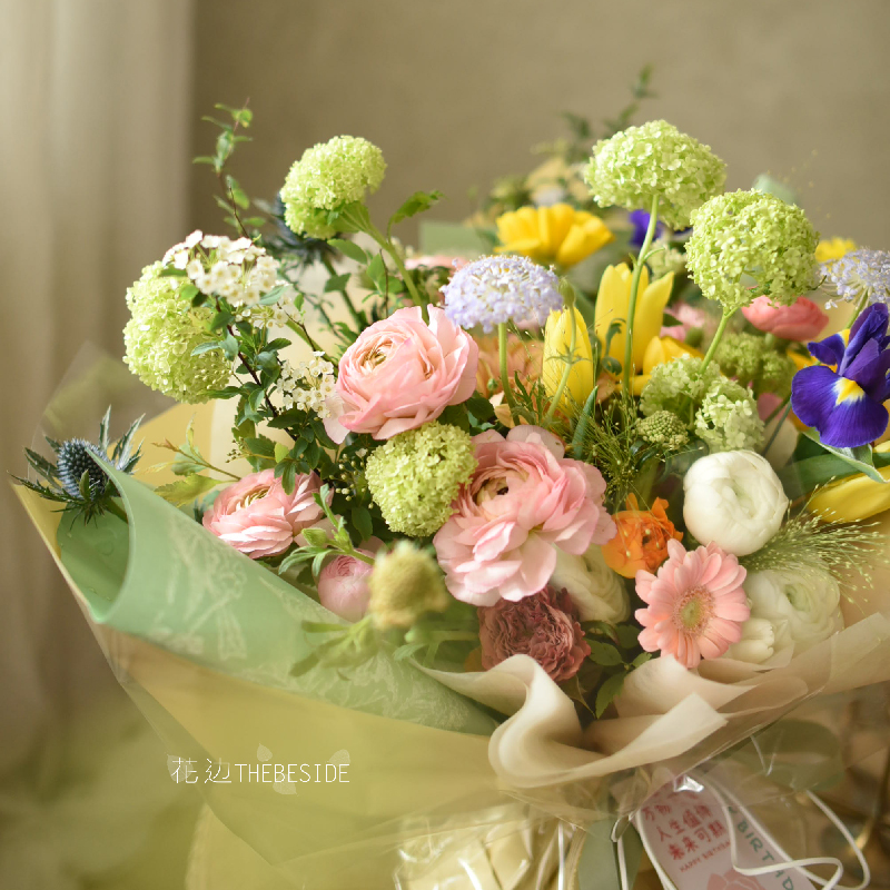花边THEBESIDE《春日灿烂》自然风格清新混搭花束 北京鲜花闪送