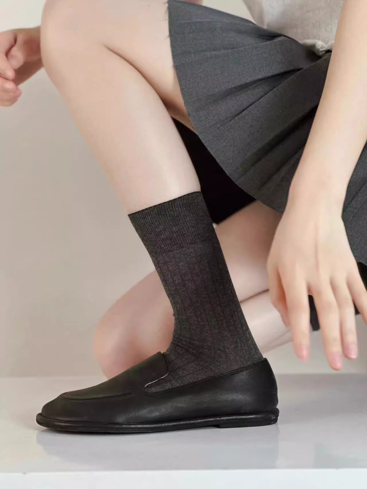 WHO KNOWS  THESE SOCKS ARE REALLY MIU   BRING YOUR OWN SENSE OF ATMOSPHERE  THE SENSE OF RELAXATION AND LUXURY IS ABSOLUTELY AMAZING