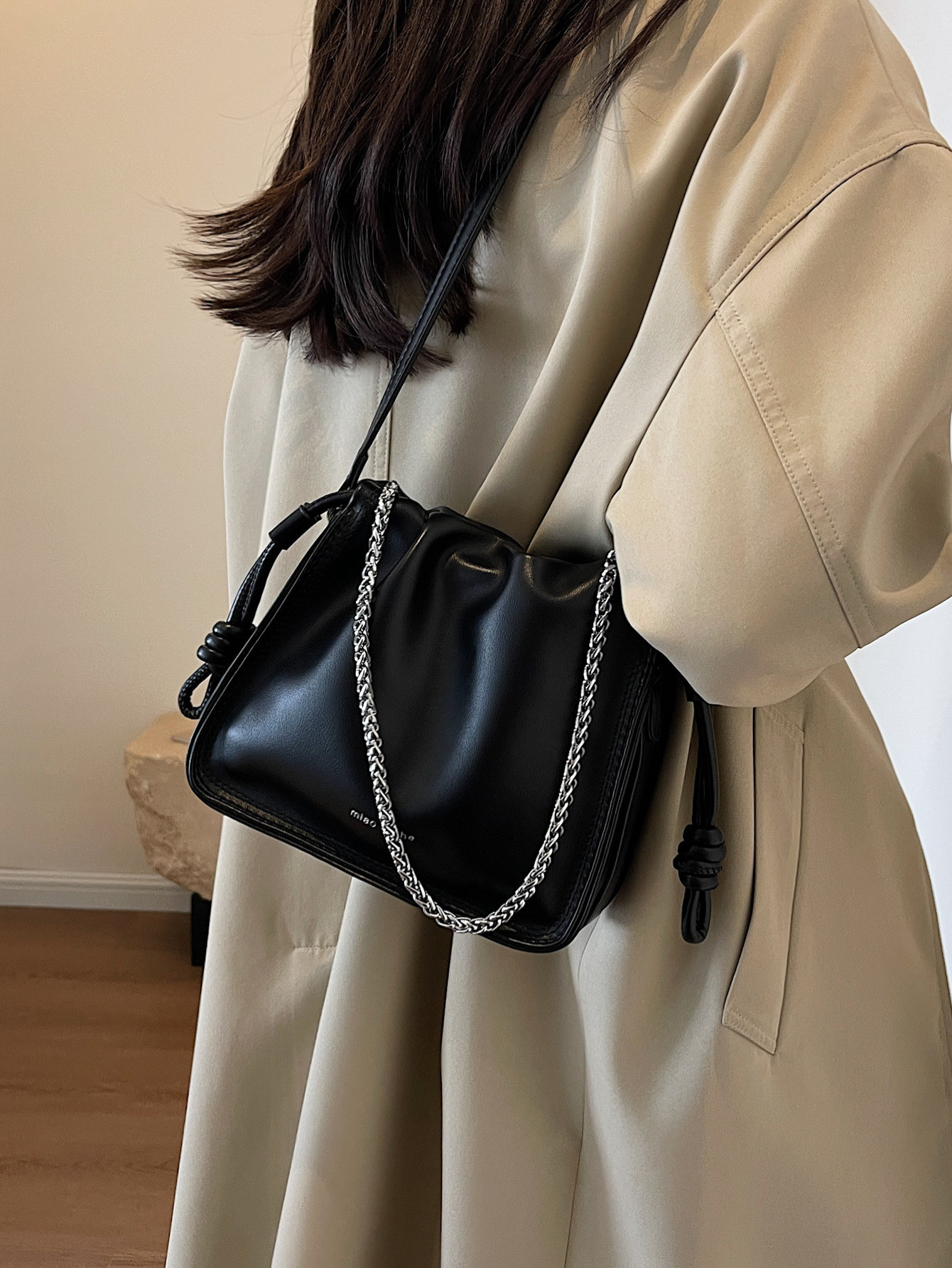 高级感水桶包包女士2024新款水桶包