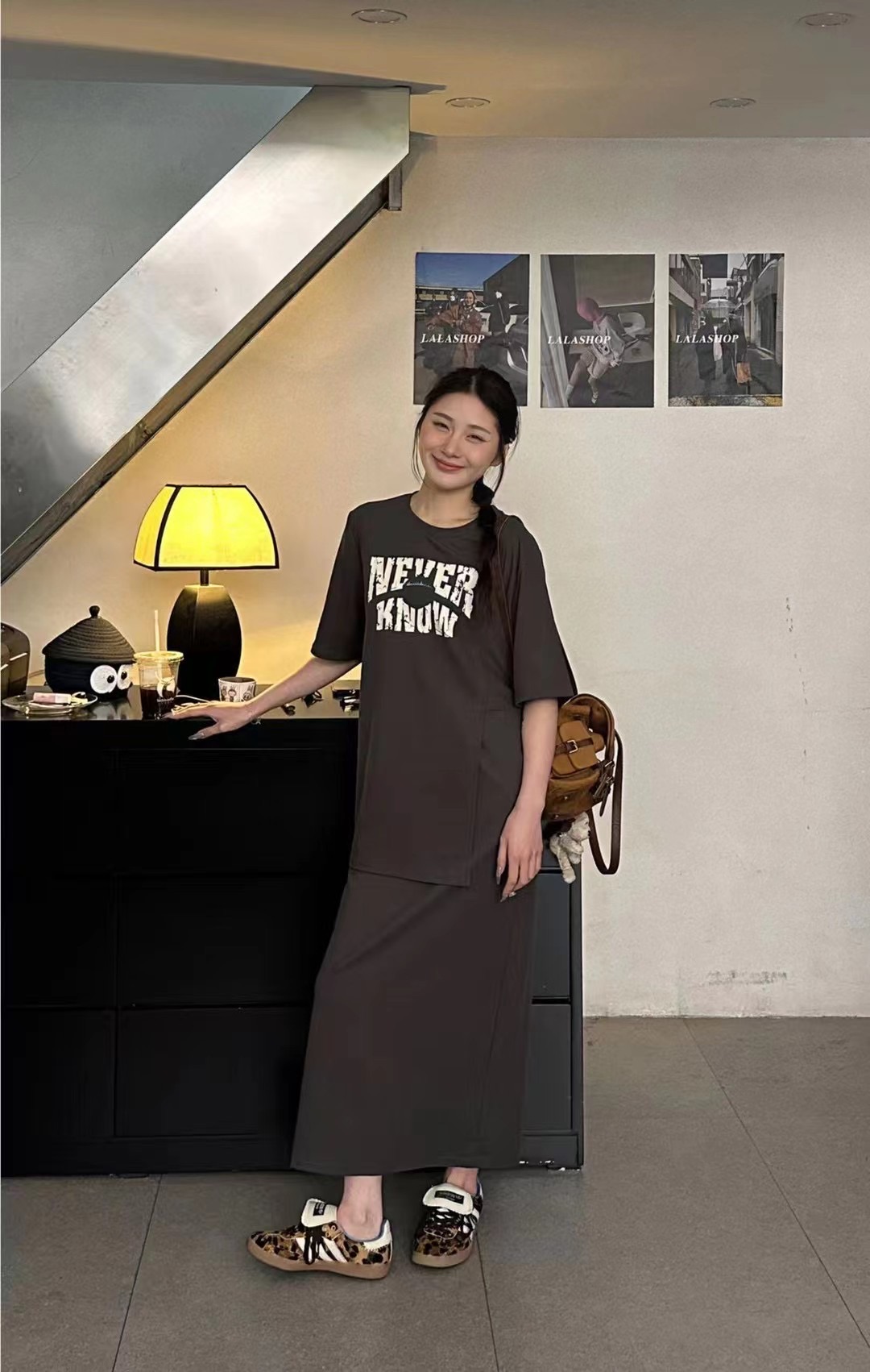 HU韩版2024夏季气质设计感开叉上衣+休闲包臀松紧半身裙时髦套装