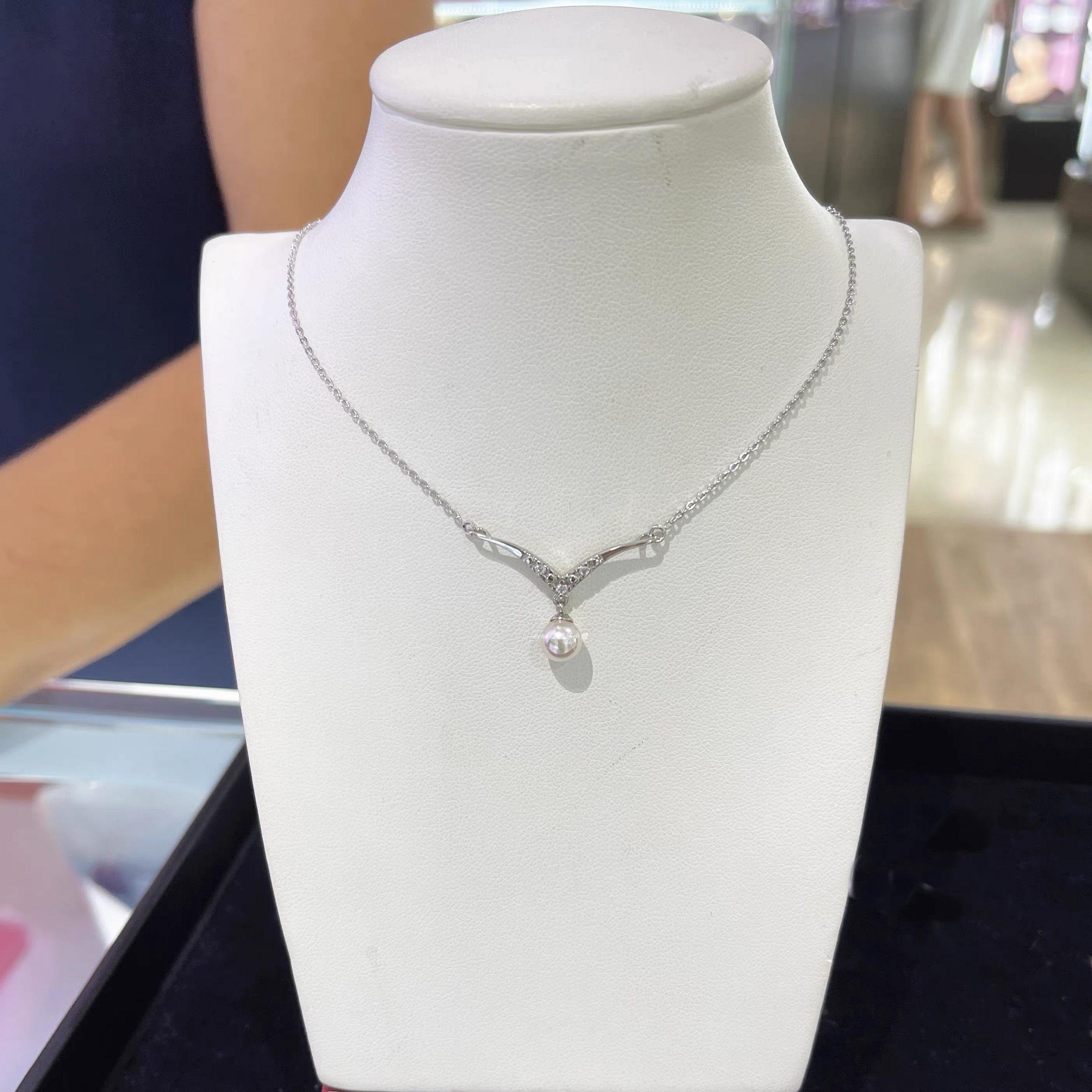 西班牙项链女轻奢小众高级感设计ins闺蜜约锁骨链潮有机人造珍珠