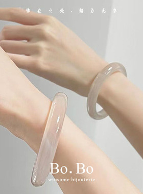 天然冰透玛瑙白玉髓手镯女