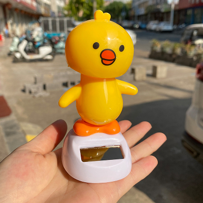 太阳能创意摇摆小鸡 摇头公仔汽车摆件 卡通礼物儿童跨境萌鸡摆件