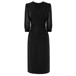 绝色时尚单品 小众别致v领中袖连衣裙女夏2025新款收腰显瘦小黑裙