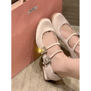 rv水钻方扣粗跟单鞋女2024新款绸缎双扣带法式方头中跟玛丽珍鞋子
