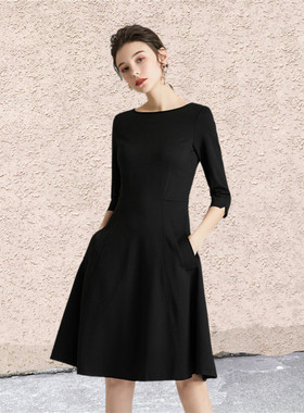 赫本风小黑裙春秋新款法式修身礼服女显瘦大码中长款连衣裙工服