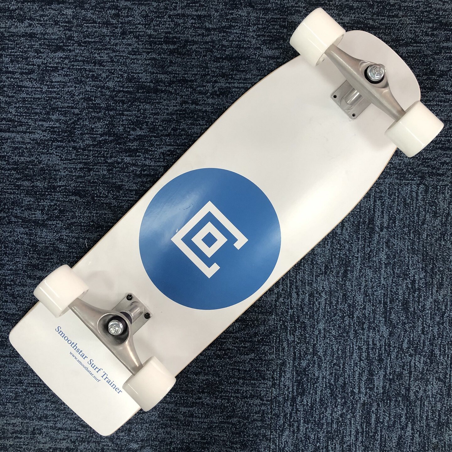 澳洲Smooothstar 陆地冲浪滑板滑板 康纳系列  板面有瑕疵划痕