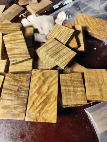 四川金丝楠木料原木水波纹满金丝小叶桢楠无事牌手球镇尺弹弓木料