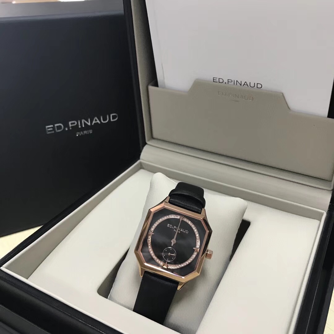 香港dchl爱德华皮诺夜行女士手表