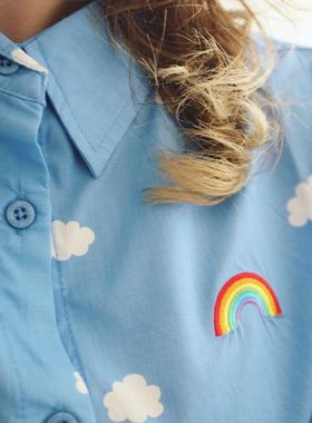 lazy oaf女装夏季新款时尚百搭彩虹印花天蓝色云朵衬衣开衫T恤