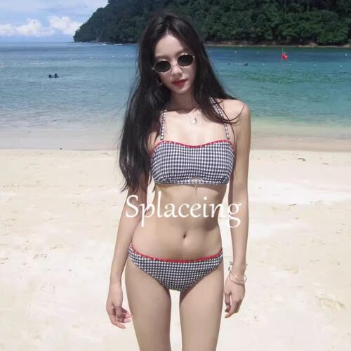 纯欲辣妹海边度假抹胸分体泳衣