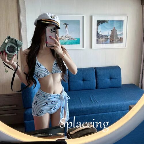纯欲少女分体比基尼三件套泳衣