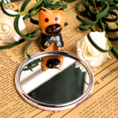 CREATIVE BADGE CUSTOM MIRROR BADGE 3 SPECIFICATIONS CLOTHING ACCESSORIES 1 START DIY CREATIVE GIFTS
