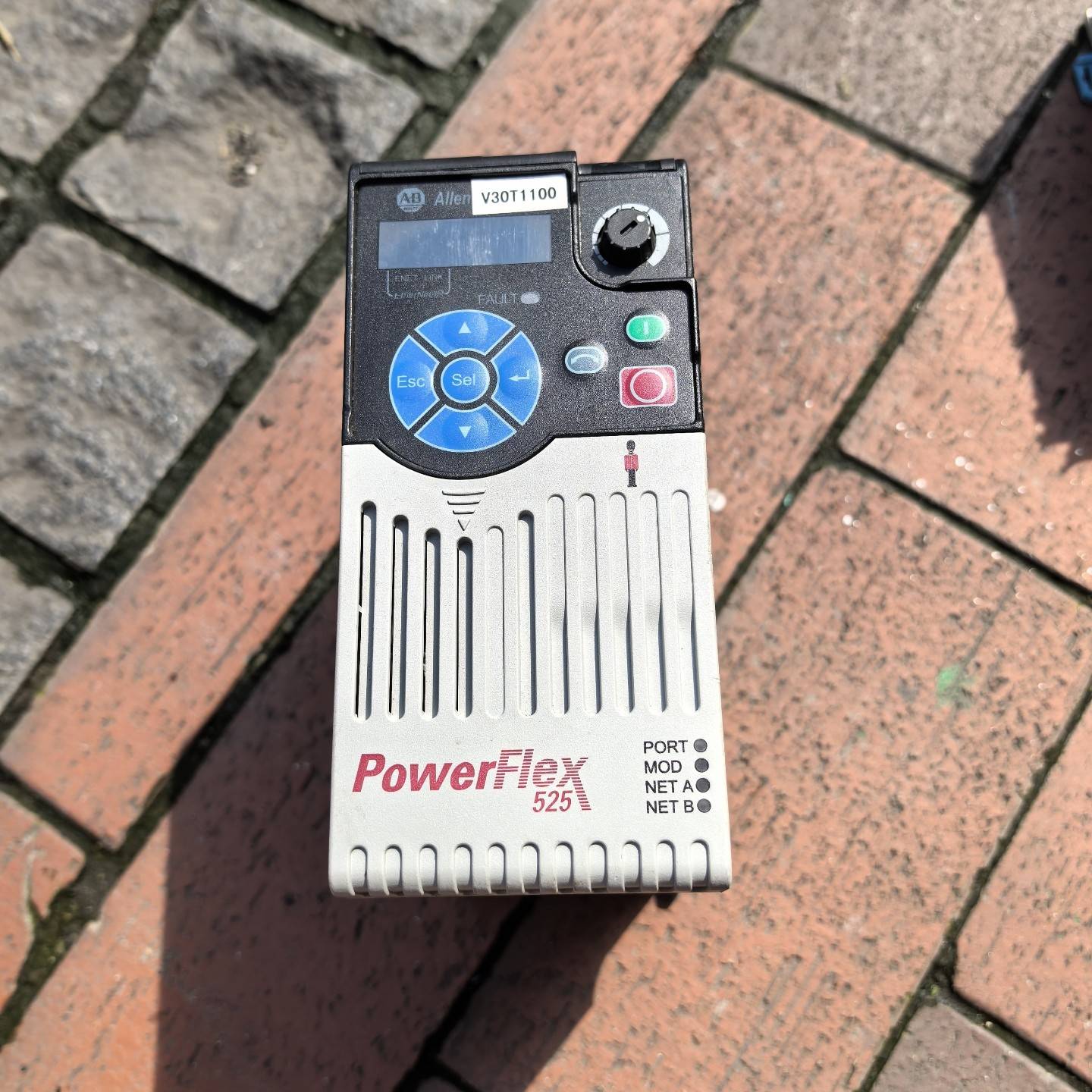 议价25B-A4P8N114 变频器 0.75kw/22适用