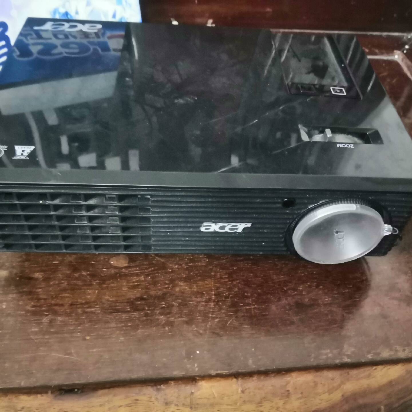 议价宏基投影仪x1161a，，没有遥控器，画适用