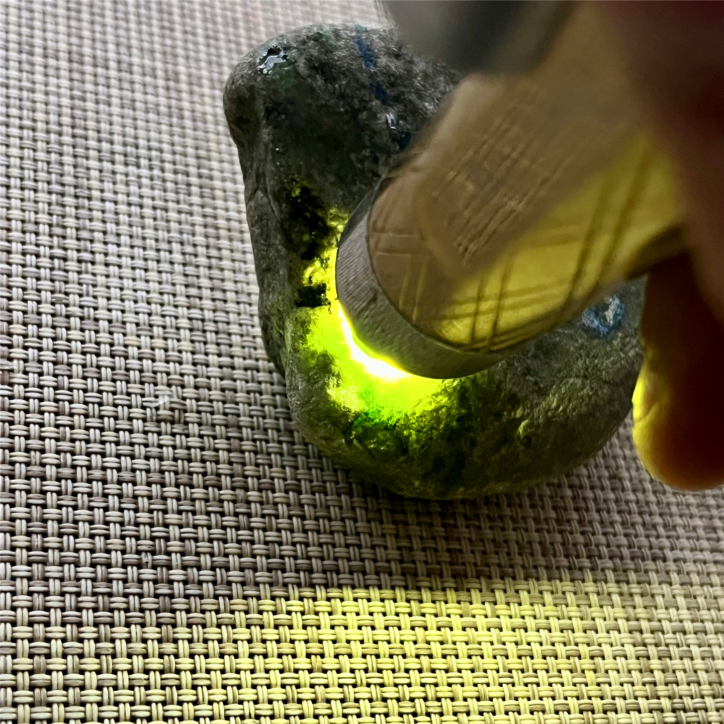 翡翠原石玉石毛料莫西沙阳绿色花