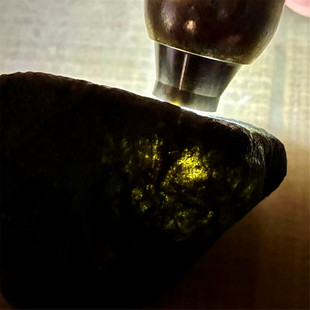 翡翠原石玉石毛料莫西沙敞口皮壳老辣种水通透荧光十足冰种牌子料