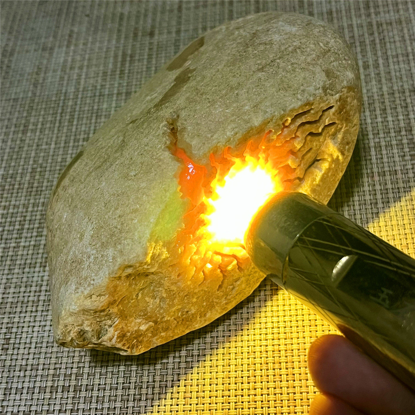 天然老坑翡翠玉石大马坎满黄起胶