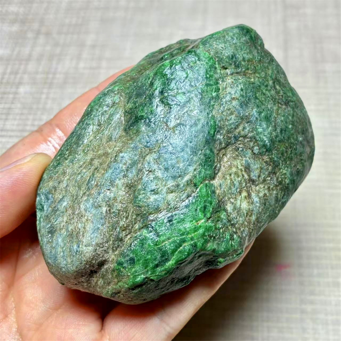 翡翠原石玉石毛料莫湾基敞口皮壳老辣色带表现种水阳绿满色牌子料