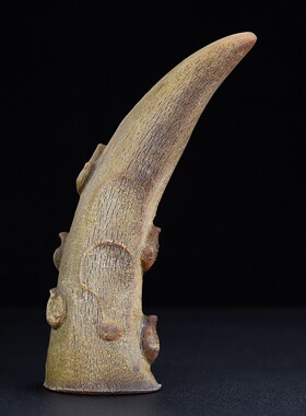 旧藏骨雕风化老牛角尖仿古古玩工艺品摆件高仿披毛犀牛角角雕收藏