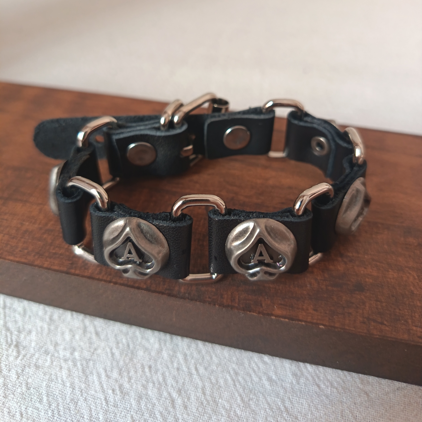 朋克桃心骷髅铆钉头层牛皮手链