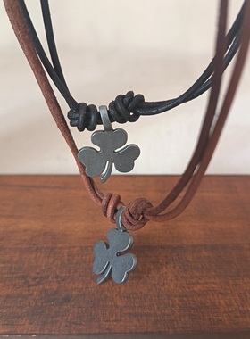复古三叶草真牛皮项链