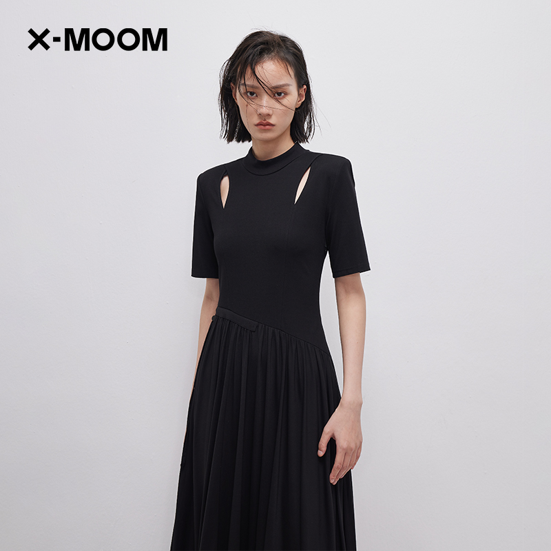 X--MOOM锁骨镂空针织连衣裙