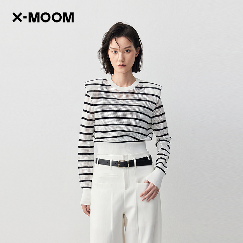 X--MOOM镂空宽条垫肩长袖针织衫